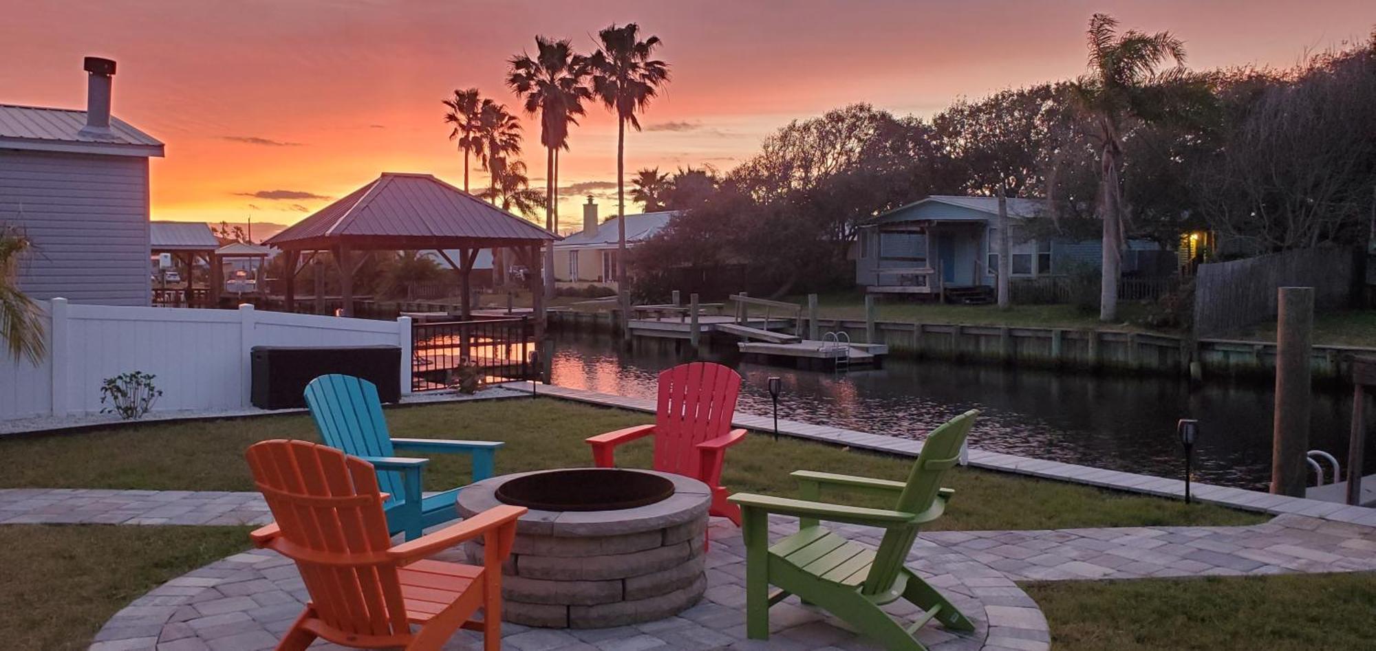 Waterfront Home With Private Dock, Walk To Beach 圣奥古斯丁 外观 照片