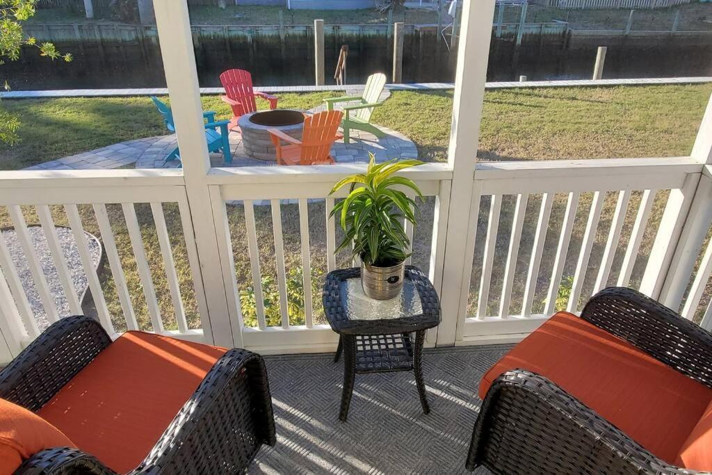 Waterfront Home With Private Dock, Walk To Beach 圣奥古斯丁 外观 照片